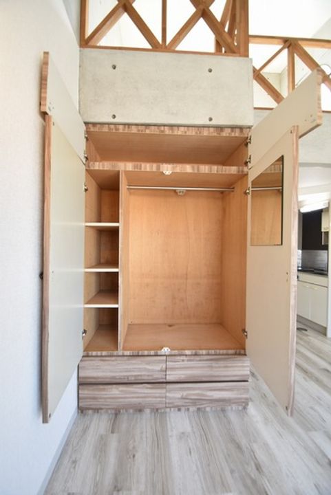 Y’z B.L.D緑井の内装