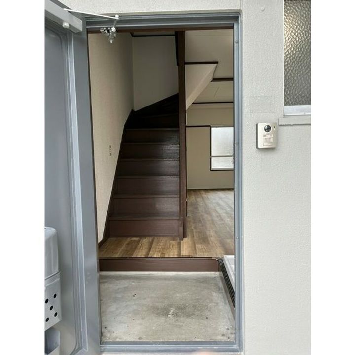 ネログリージョの玄関