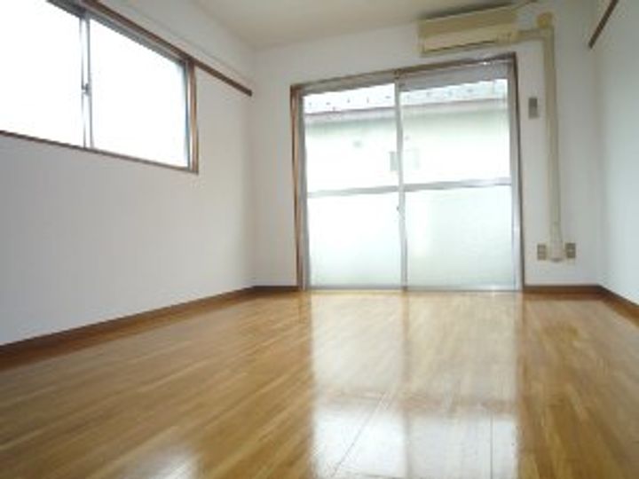 青山コーポIIIの居間