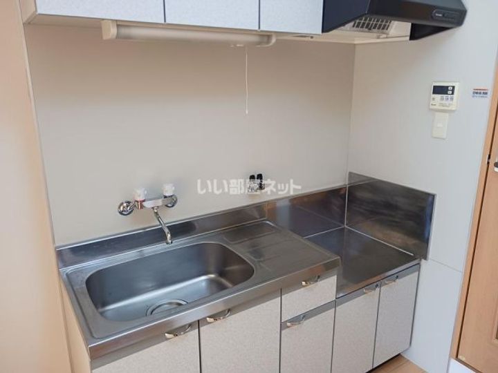 滋賀県彦根市西沼波町(アパート)の賃貸物件のキッチン