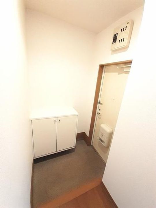 アクセス吉岡Bの玄関