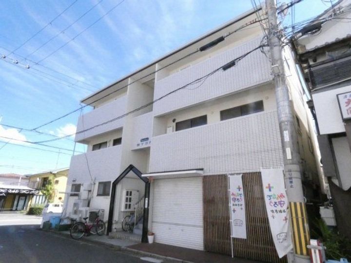 ツイン77の外観