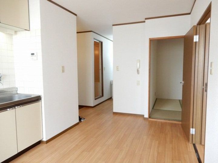 ツイン77の居間