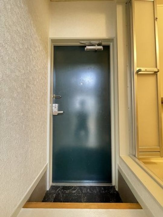 レオパレス滝野川の玄関