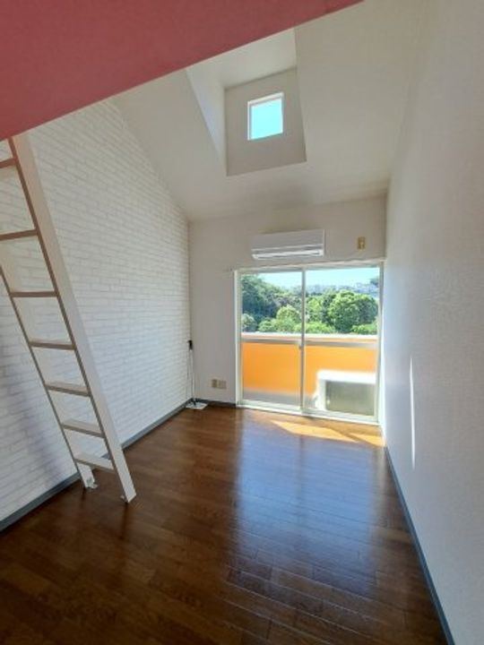 キャッスル佐野の居間