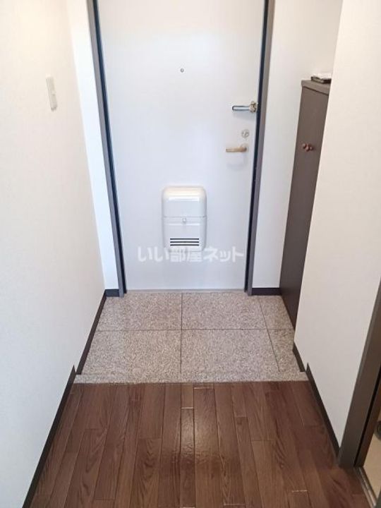 MITAKAマンション笠木の玄関