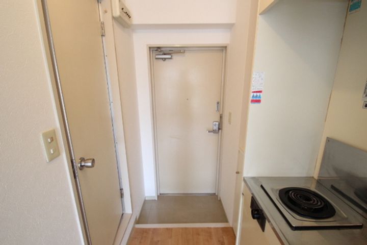 ABCマンションの玄関