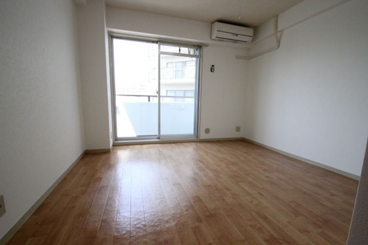 ABCマンションの居間