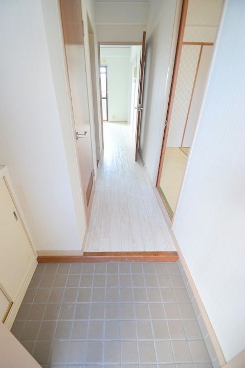 シャトーナカムラの玄関