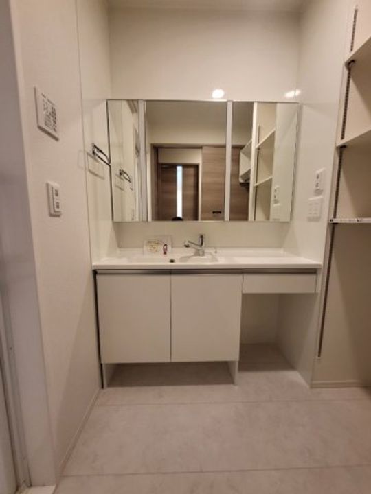 千葉県成田市並木町(マンション)の賃貸物件の内装