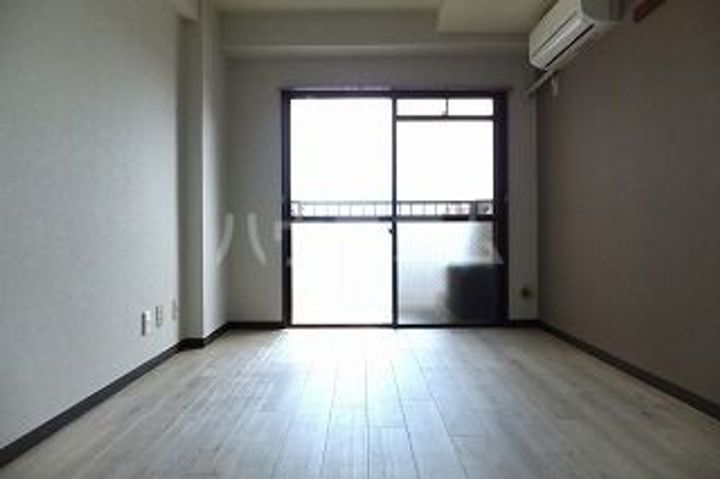 パークアベニュー八沢の居間