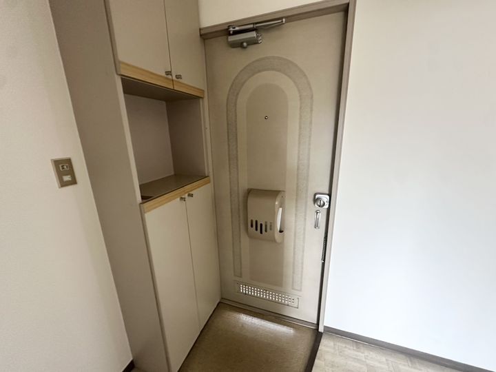 メゾンエトワールの玄関
