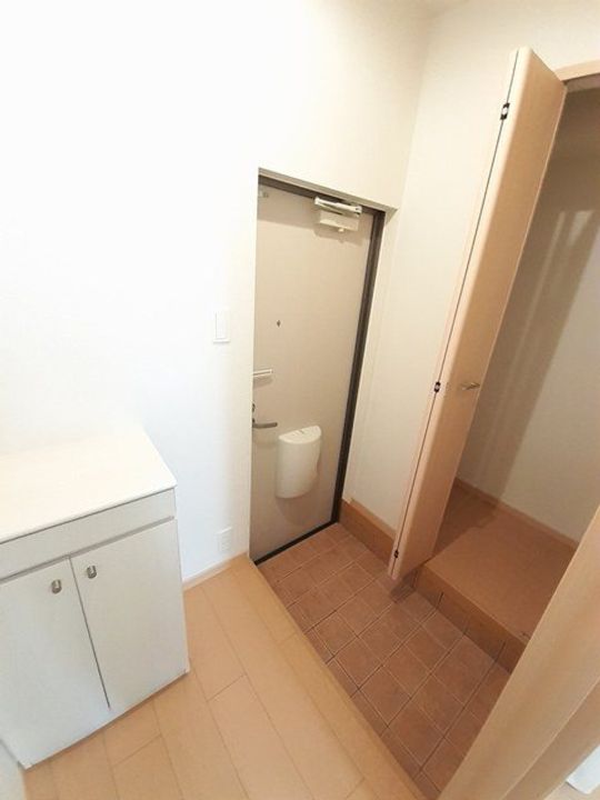 滋賀県近江八幡市安土町小中(アパート)の賃貸物件の玄関