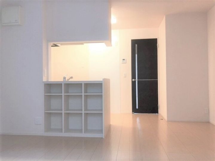 セジュールピア皆実の居間