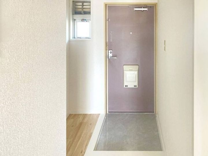 ビレッジハウス五所3号棟の玄関
