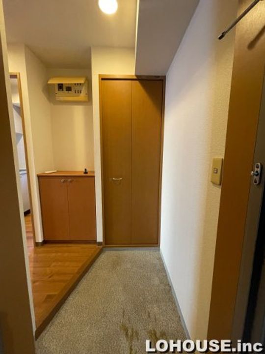 東京都港区三田3(マンション)の賃貸物件の玄関