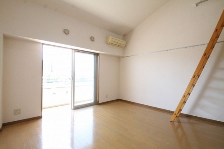 アンバサダの内装