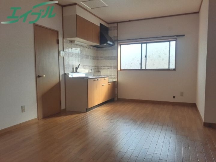 ハイツ東田原の居間