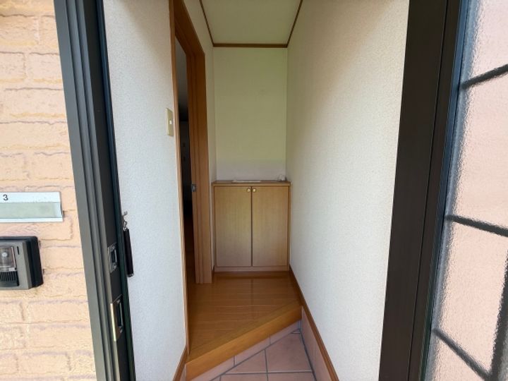 茨城県水戸市堀町(一戸建)の賃貸物件の玄関