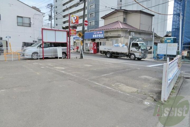 グランデュールNKの周辺