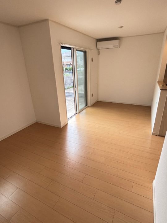 千葉県成田市並木町(一戸建)の賃貸物件の居間