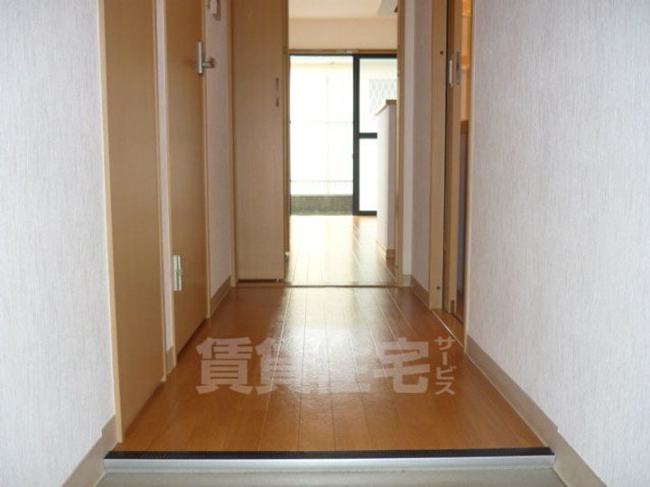 大阪府枚方市伊加賀西町(マンション)の賃貸物件の玄関