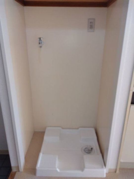 東京都大田区東糀谷4の賃貸マンションの内装