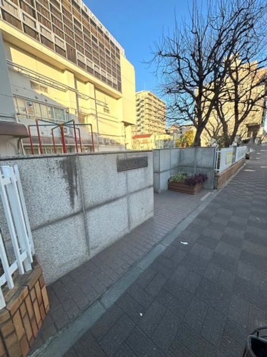 東京都台東区根岸5(マンション)の賃貸物件の周辺