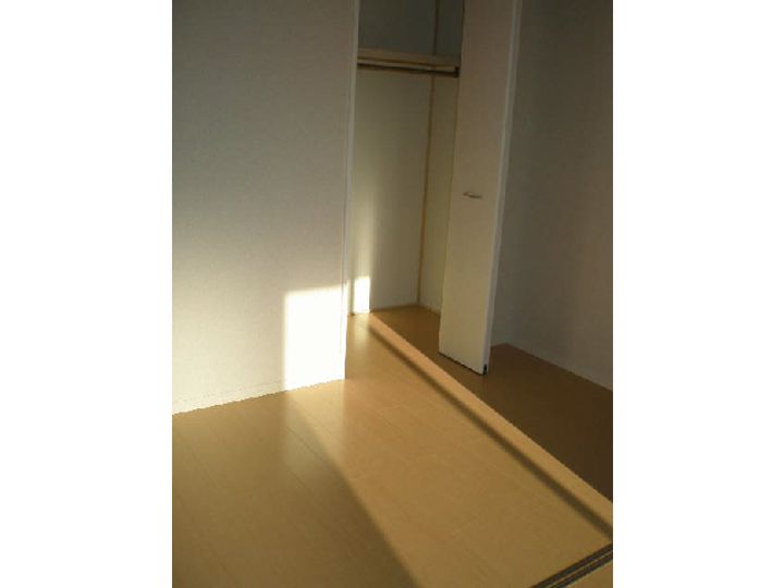 静岡県駿東郡長泉町下土狩(アパート)の賃貸物件の居間