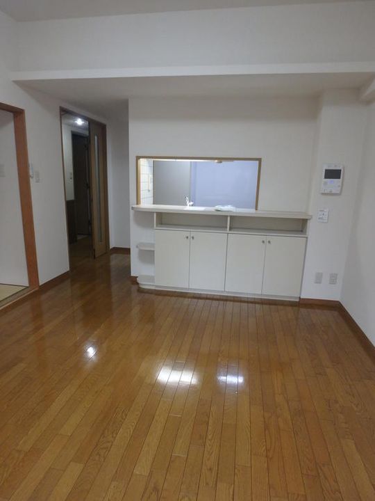 フクロク・ハイ・マンション3号館の居間