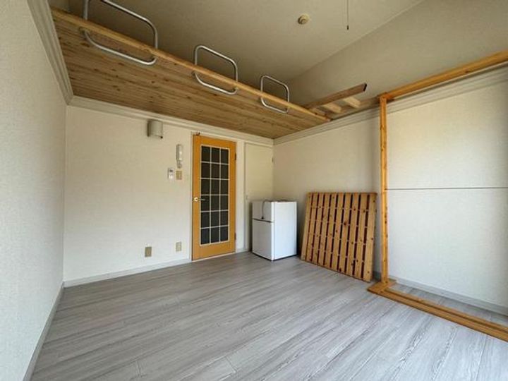 ラポール青江の居間