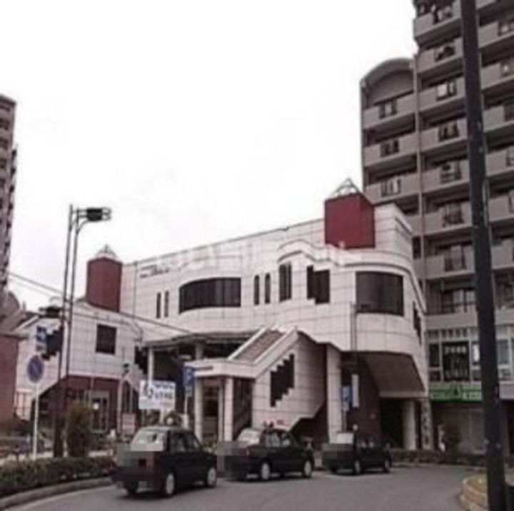 シャルマン芳川の周辺