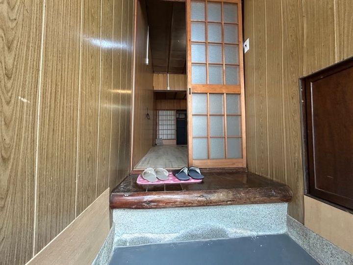 大阪府東大阪市中小阪4(一戸建)の賃貸物件の玄関