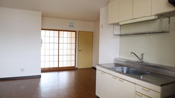 広島県広島市佐伯区旭園(マンション)の賃貸物件の居間