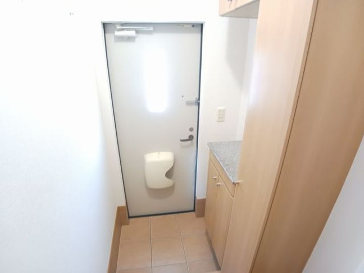 三重県伊賀市生琉里(アパート)の賃貸物件の玄関