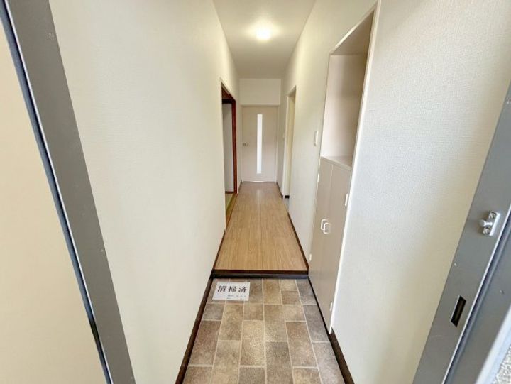 ハマハイツの玄関