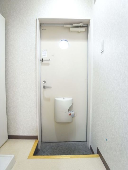 東京都江戸川区鹿骨4(アパート)の賃貸物件の玄関