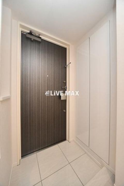 パークリュクス神田の玄関