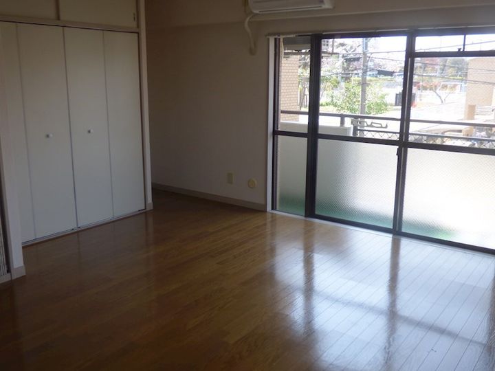 レジデンスヒロの居間