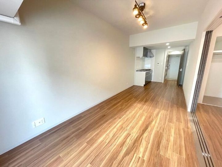 プロミネント アリオの居間