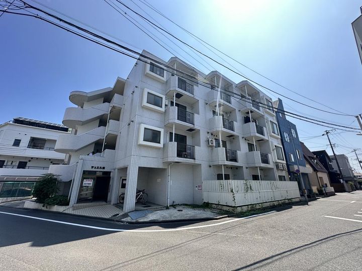 デュエル雅の外観