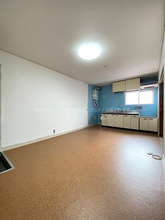 ケンスイ第2ビルの居間