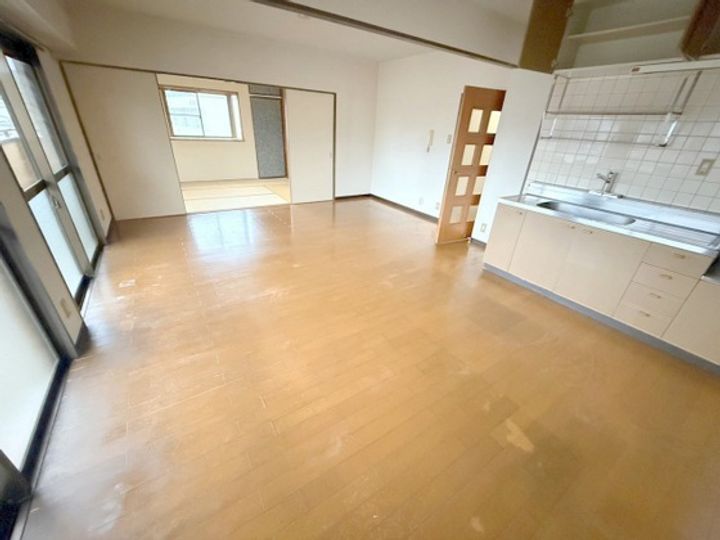 コンビデンス西本の居間