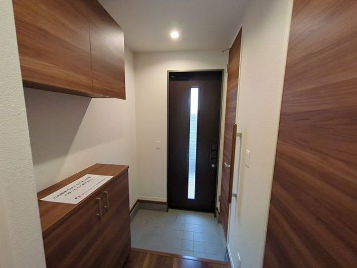 神奈川県茅ヶ崎市常盤町(一戸建)の賃貸物件の玄関