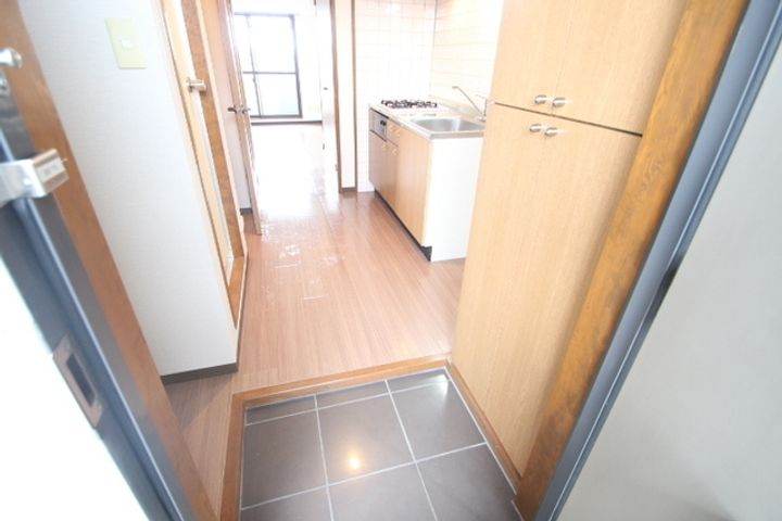 パレグレース中筋の玄関