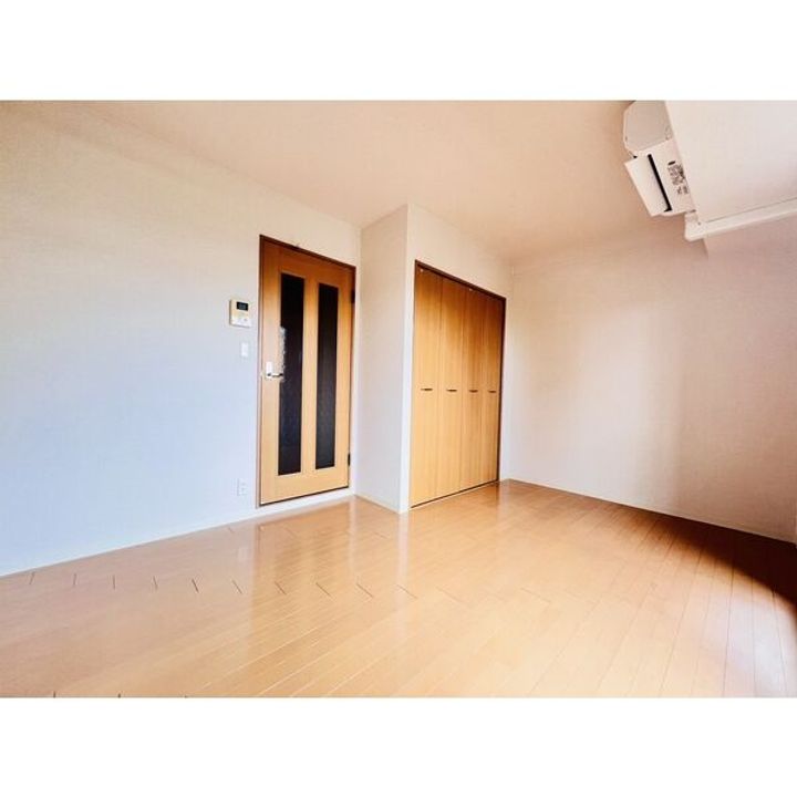 アール押切の居間