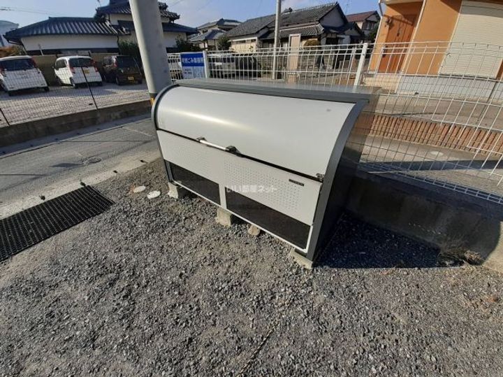 華秀ハイツIIの地図