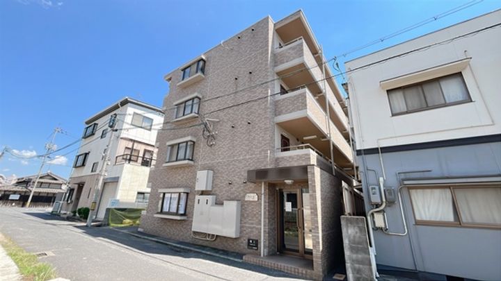 クレセール下伊福の外観