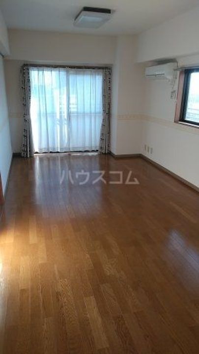 ビュー雷神の居間