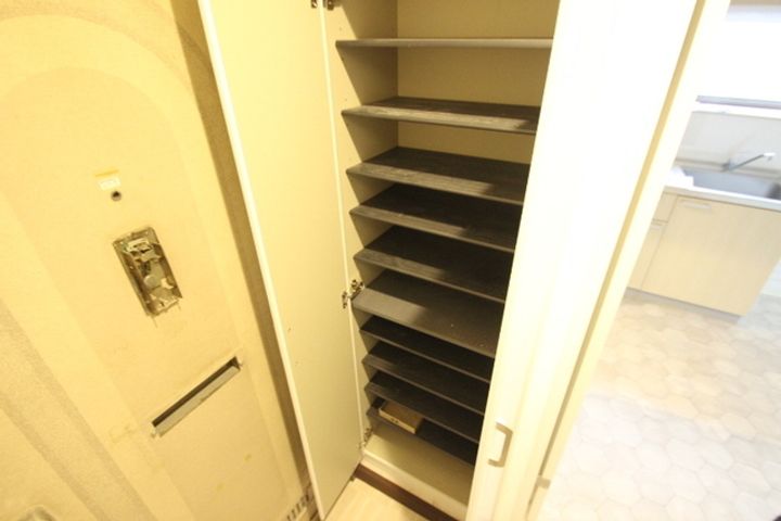 M’s Mansion Bの玄関